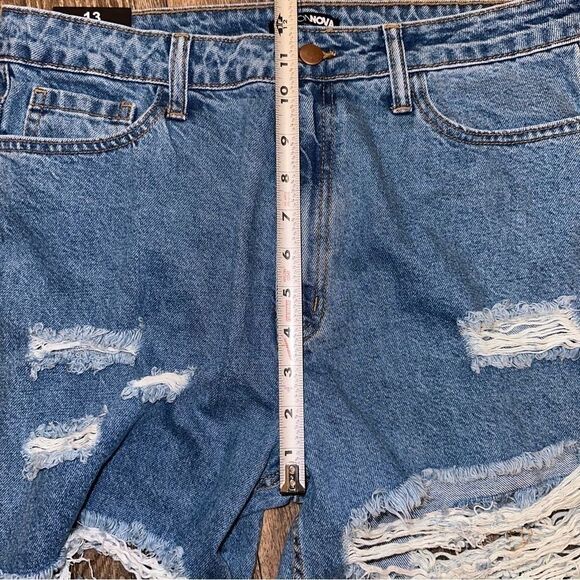 Fashion Nova Get Ready Distressed Boyfriend Jeans NWT SZ 13 - Picture 10 of 11